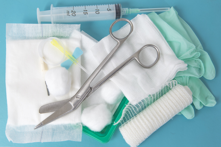 UK donates 3.7 million medical items to Ukraine