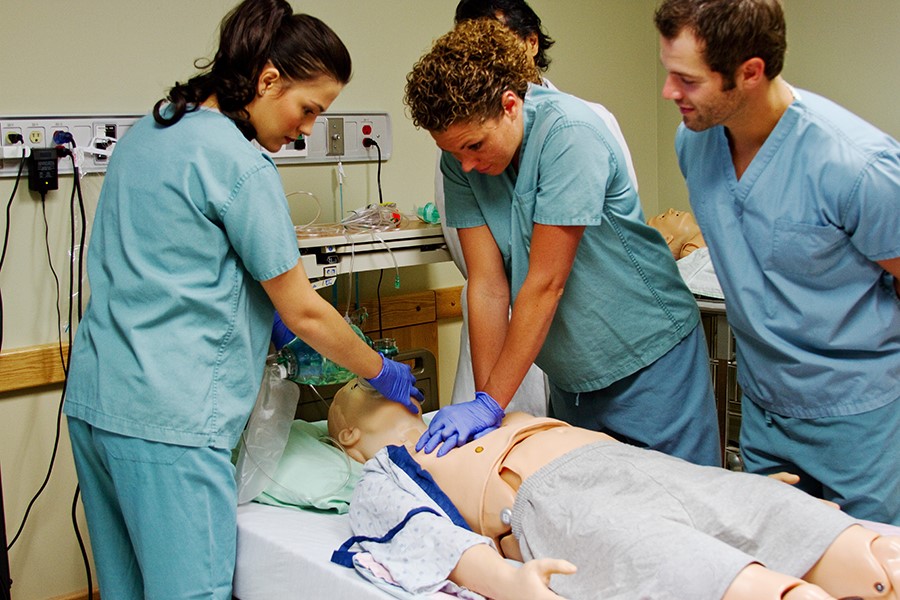 Independent report finds varied learning experiences and supervision for nursing and midwifery students