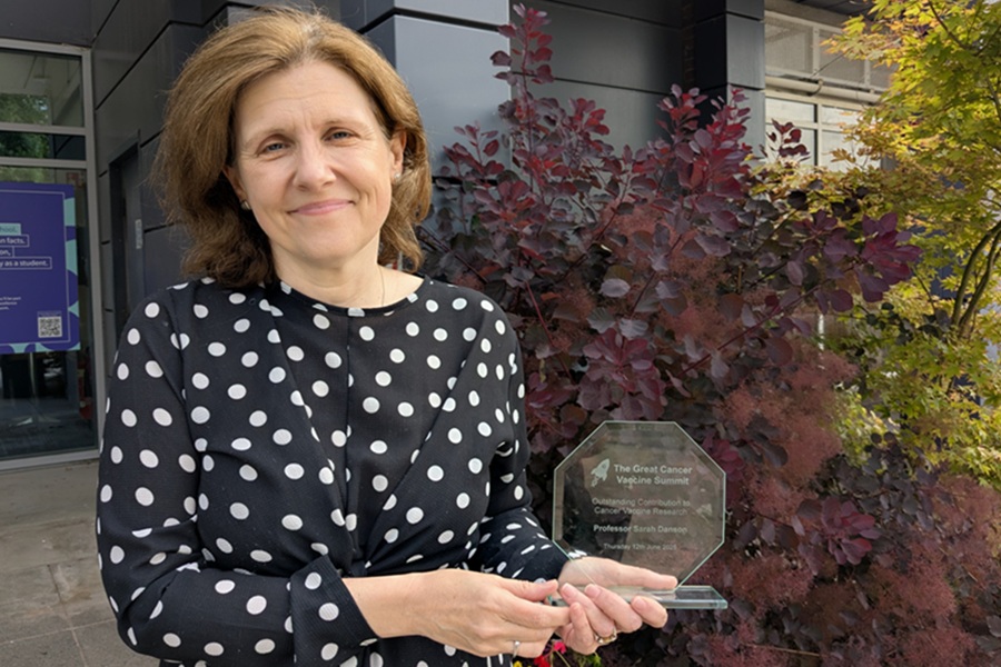 Sheffield oncologist honoured for UK-wide contribution to cancer vaccine research