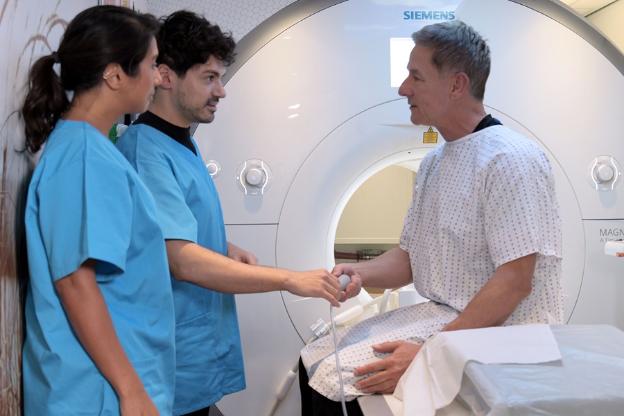 Medneo acquires MRI and CT fleet from Fairford Medical to strengthen NHS diagnostic support