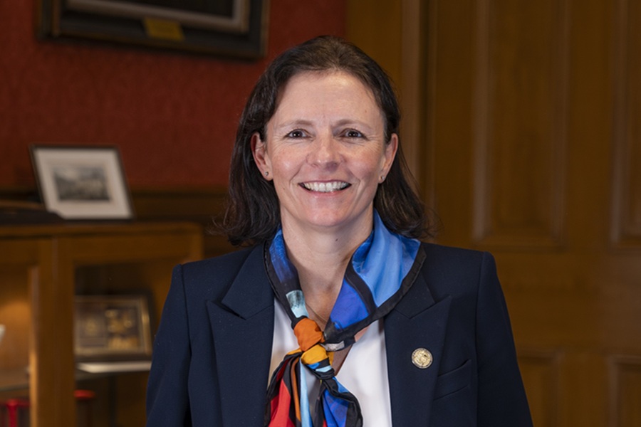 New President takes office at Royal Surgical College