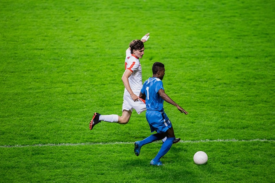 Ancestry matters in the cardiac screening of elite footballers 